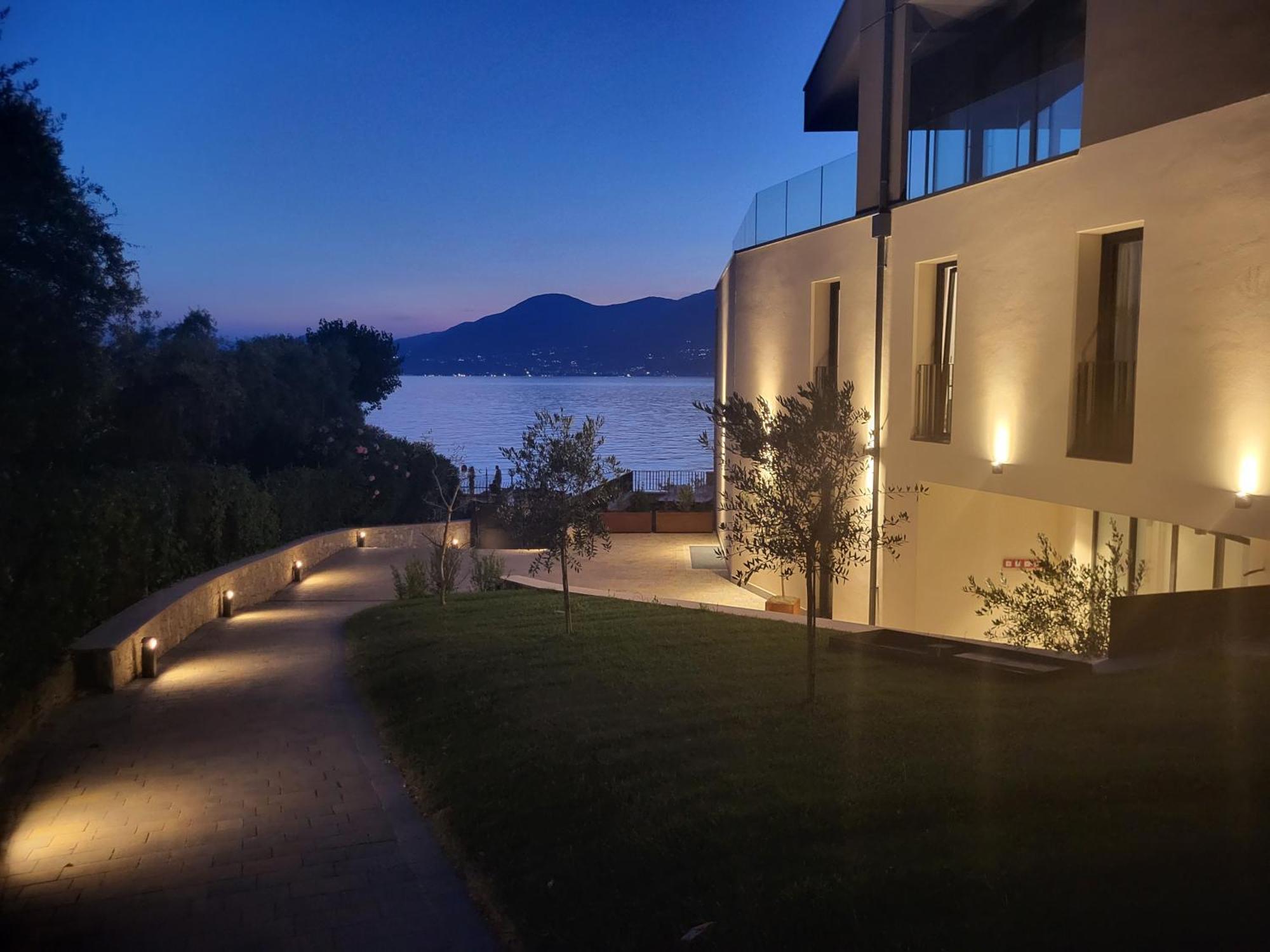 Attilio High Living Suites - Adults Only Torri Del Benaco Luaran gambar